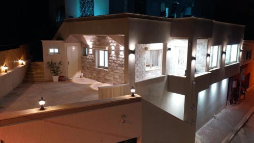 Majdal al-Shams Maison | SleepWell Suite