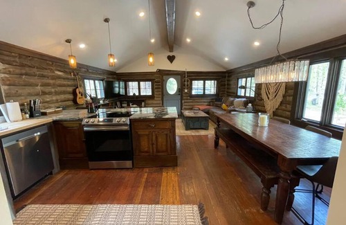 Allenspark Maison | Sleepy Hollow in Ferncliff - Hot Tub