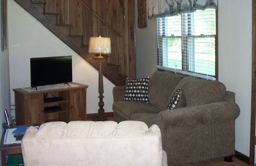 Glace Cottage | Sleepy Oaks Cottage sur Potts Creek, (6 nuits, 7 nuits gratuites)