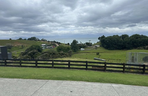 Whakatiwai Maison | SLICE OF HEAVEN IN KAIAUA WITH SEA VIEWS - BEACH & PARK WITHIN WALKING DISTANCE