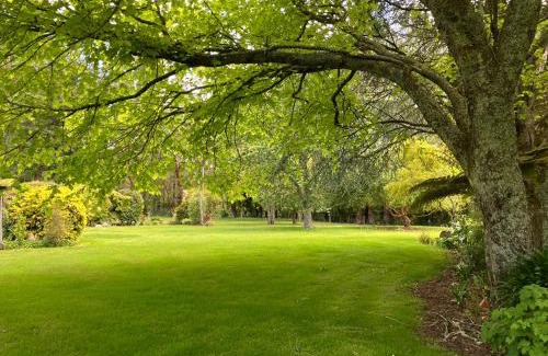 Rotorua Lit Et Petit-Déjeuner | Slice of Paradise