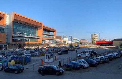 rayon Triaditsa Appartement | Sliver city next to paradise mall and metro
