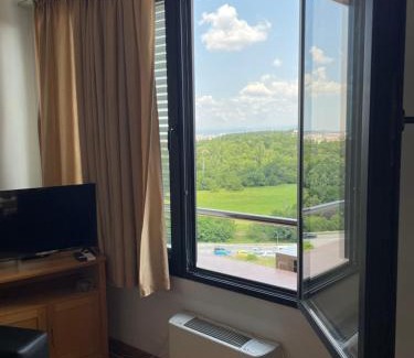 rayon Triaditsa Appartement | SliverCity next to paradise mall