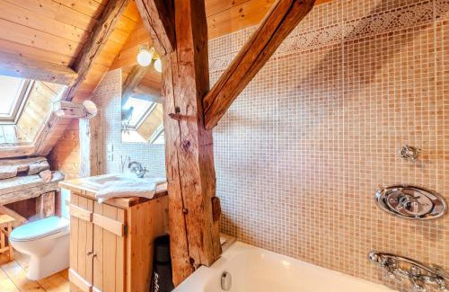 Serraval Chalet De Ski | Slow Chalet de l'Ourse - Charming old chalet stunning view sauna pets ok