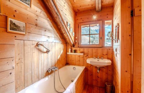 Serraval Chalet De Ski | Slow Chalet de l'Ourse - Charming old chalet stunning view sauna pets ok