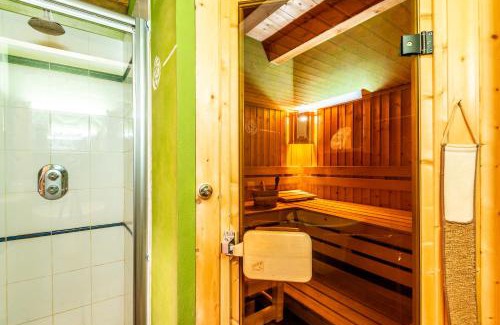 Serraval Chalet De Ski | Slow Chalet de l'Ourse - Charming old chalet stunning view sauna pets ok