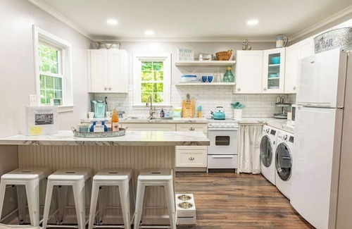 Rehoboth Beach Maison | Slps 6 / Comm. Pool / PetsOK / WD / Bikes / Kayaks