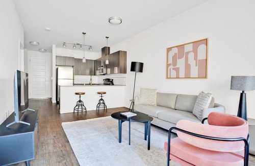 Cascade Appartement | SLU 1BR w Parking Gym views of Space Needle SEA-275