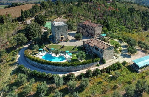 Santa Reparata Maison | PETIT VILLAGE AU HAUT DE LA COLLINE AVEC UN SPLENDIDE PANORAMA