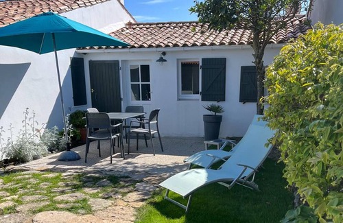 Saint-Clement-des-Baleines Maison | Sur l'île de Ré, petite maison avec jardin proche de la mer