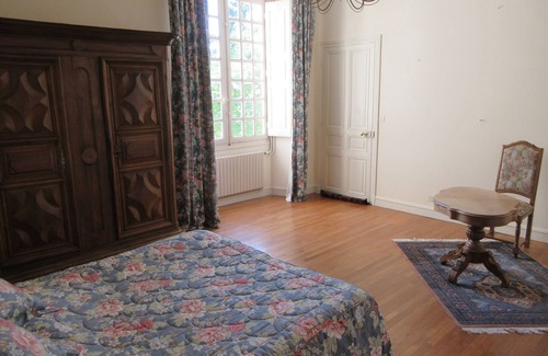 Dampierre-sur-Loire Autre | Petit château 17ème, parc, piscine, 5 chambres, séjour, 3 km du centre de Saumur