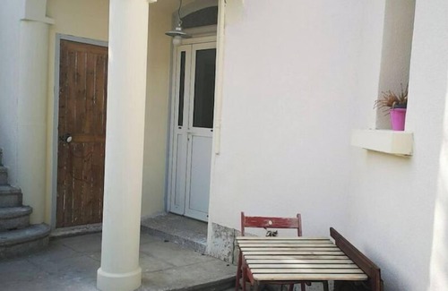 8th Arrondissement Appartement | Petit appartement à 2 pas de la plage et des calanques !