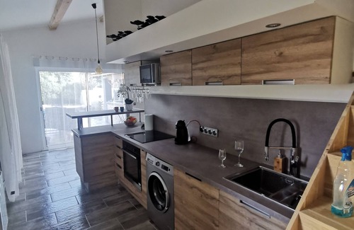 Aubord Appartement | PETITE APPARTEMENT AVEC MEZZANINE COSTIERE DE NIMES