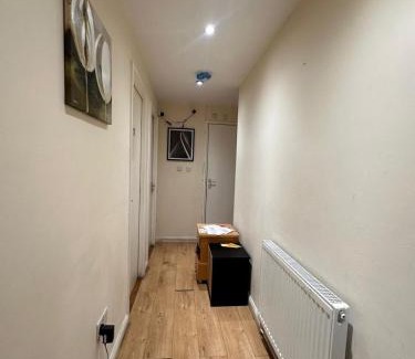 Thamesmead East Maison | Small Budget Roomz 2
