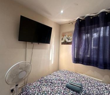 Thamesmead East Maison | Small Budget Roomz 2