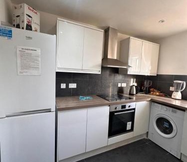 Thamesmead East Maison | Small Budget Roomz 2