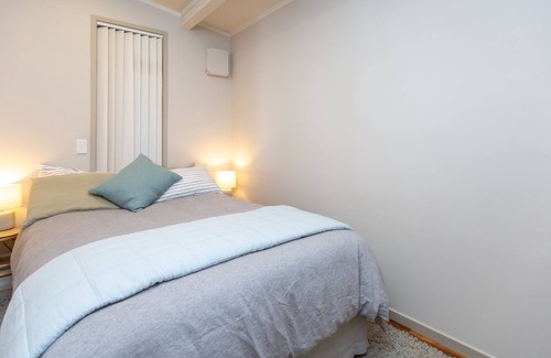 Waihi Beach Cottage | Cottage indépendant de 2 chambres en front de mer. Waihi Beach Paradise Resort.