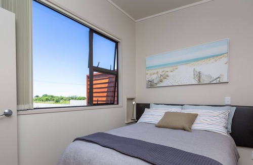 Waihi Beach Cottage | Cottage indépendant de 2 chambres en front de mer. Waihi Beach Paradise Resort.