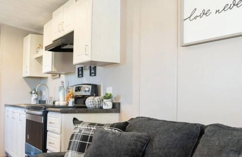 Miller Grove Cabine | Small cottage style cabin