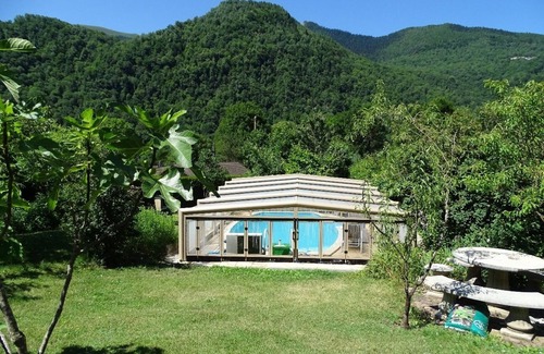 Siguer Appartement | Petit gîte avec jardin privé au calme entourré des montagnes