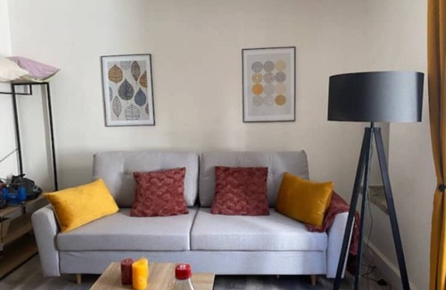 Marvejols Appartement | Small cozy n'est in the heart of a historic village