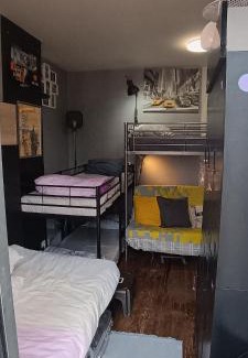 Le Kremlin-Bicetre Maison | Small dormitory 12m2 of 5 beds in sharing flat 30m2