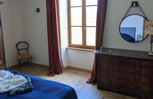 Sailly Cottage | Small gîte for 2 with pool in peaceful Burgundy