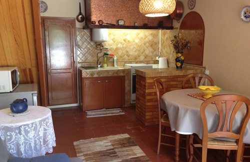 Montesquieu-des-Alberes Maison | Petite maison sans vis à vis dans le vieux village de Montesquieu des Albères.