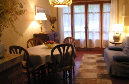 Montesquieu-des-Alberes Maison | Petite maison sans vis à vis dans le vieux village de Montesquieu des Albères.