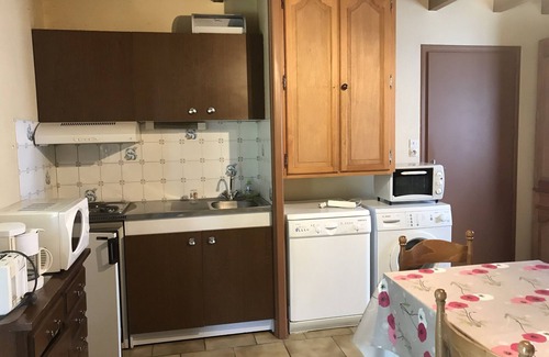 Saint-Jacques-des-Blats Maison | SMALL HOUSE WITH PRIVATE PARKING NEAR SUPER LIORAN