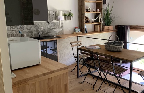 Chavanod Appartement | Petit appartement indépendant dans corps de ferme avec Climatisation