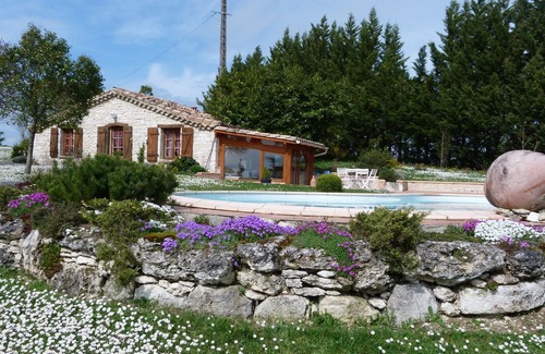 Lauzerte Maison | Petite maison independante avec piscine