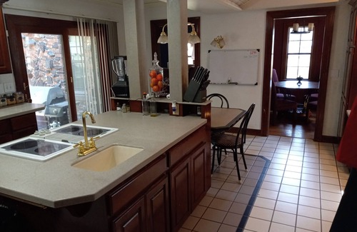 Watonga Maison | Small Mansion near State Park and Casino