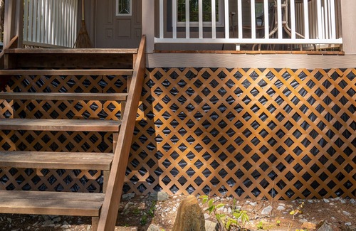 Meadow Creek Cabine | Small, private, affordable and surrounded by nature in Meadow Creek