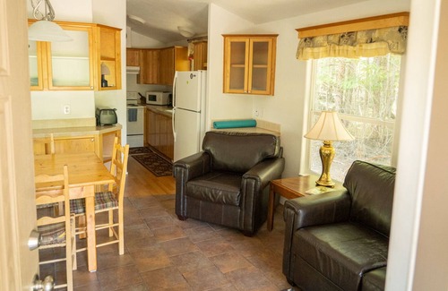 Meadow Creek Cabine | Small, private, affordable and surrounded by nature in Meadow Creek