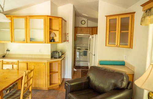 Meadow Creek Cabine | Small, private, affordable and surrounded by nature in Meadow Creek