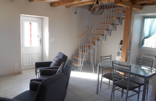 Saint-Cernin Maison | Petite maison Quercynoise en plein centre du département du Lot. (Gite 3 places)