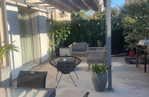 Vic-la-Gardiole Copropriété | Small T2 house close to the sea, in a residence with swimming pool.
