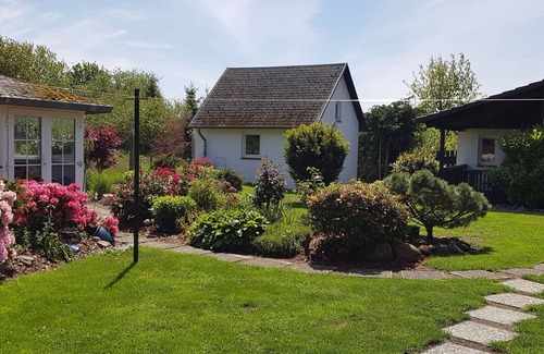 Polchow Appartement | Small vacation cottage - lovingly managed pension in Neddesitz on Rügen