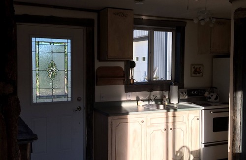 Cochrane Maison | Small Vintage Guest Ranch Accommodation
