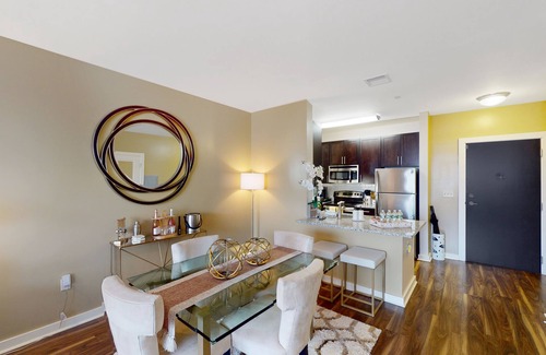 Malden Appartement | ♥Smart TV♥Pool♥Full Kitchen♥20min→Airport♥King