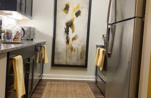 Malden Appartement | ♥Smart TV♥Pool♥Full Kitchen♥20min→Airport♥King