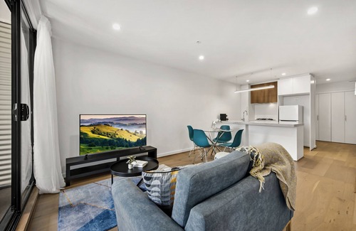 Moonee Ponds Appartement | Smart Two Bedroom & Bathroom Fun and Friendly Fully Equipped Apartment