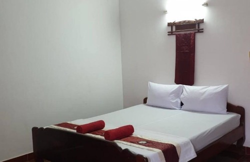 Taphul Village Area Lit Et Petit-Déjeuner | Smiley's Guesthouse : Budget Double Room