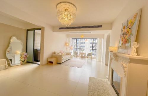 Yongding Maison | SmileNest Downtown Luxury Suite for 2-10 Guests, Zhangjiajie Attraction Ticket Service, Ideal for Couples, Families & Groups