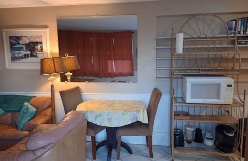 Bayshore Gardens Appartement | Mignon Studio Accessible à tout dans Bradenton / Sarasota