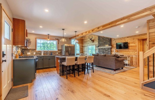 Lairdsville Maison | Smokin Beaver - Robin Vacation Rentals