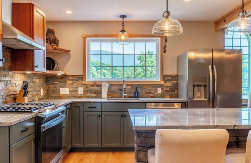 Lairdsville Maison | Smokin Beaver - Robin Vacation Rentals