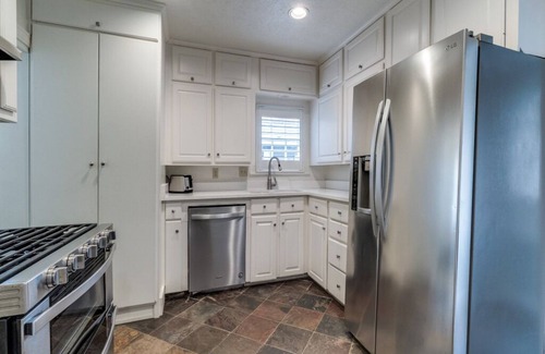 Park Cities Maison | SMU Highland Park Katy Trail Knox St. Turtle Creek