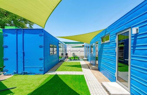 Paradise Valley Village Maison | Smurf Haus - Luxuriously Small with Resort-like Pool